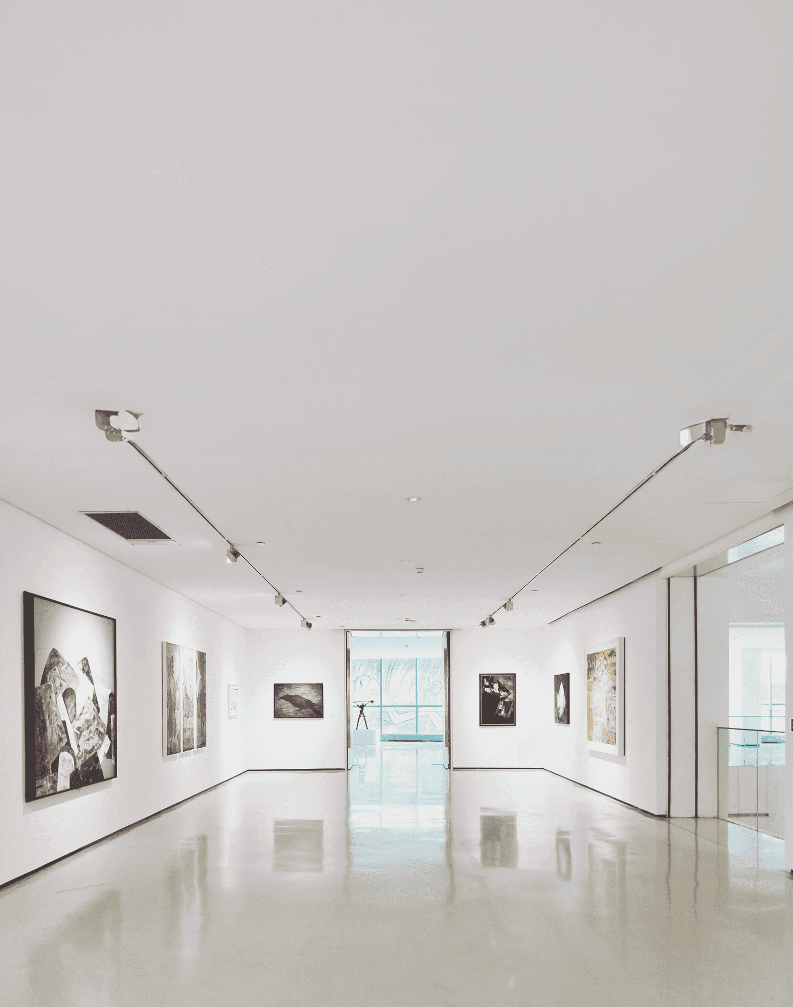 Art dealers & auction houses